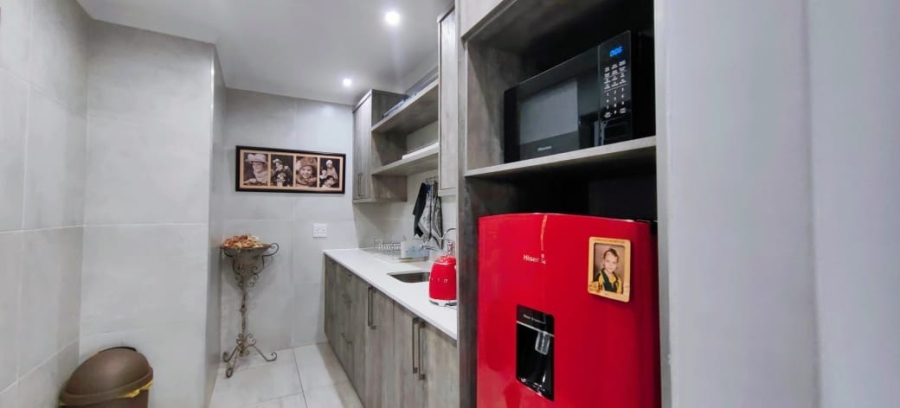 4 Bedroom Property for Sale in Tuscany Ridge North West